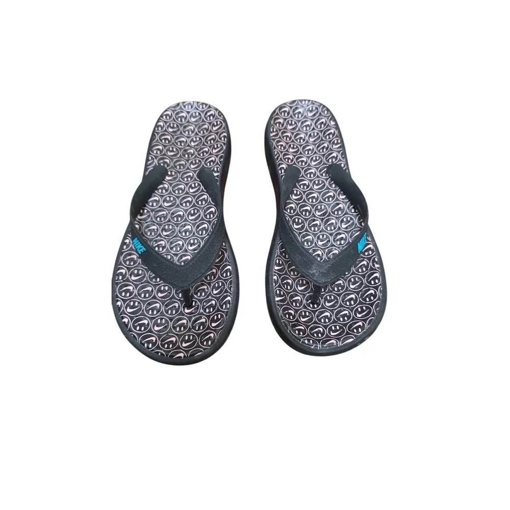 Nike Young Smiley Face Thong Flip Flops Size 3
